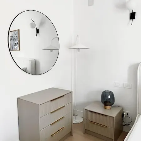 Aptments4 - Real Estate Solutions Apartamento *