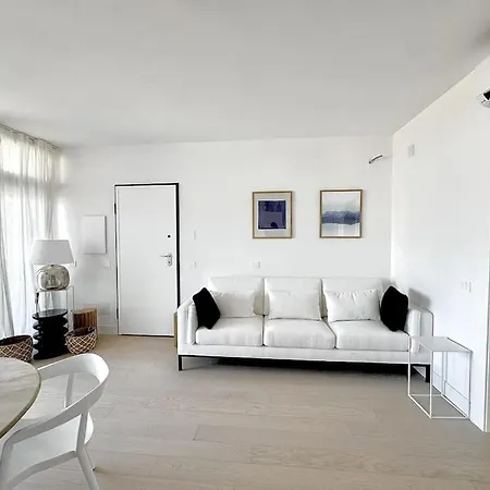 Aptments4 - Real Estate Solutions Apartment *