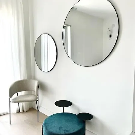 Aptments4 - Real Estate Solutions *